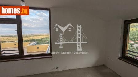 Тристаен, 192m²
