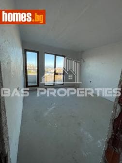 Тристаен, 107m²