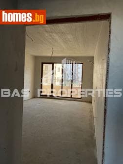 Тристаен, 107m²
