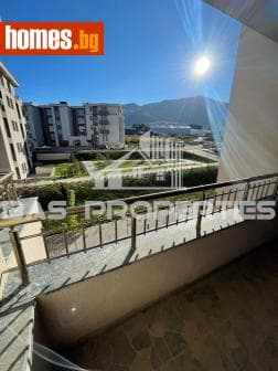 Тристаен, 107m²