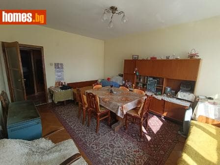 Тристаен, 80m²