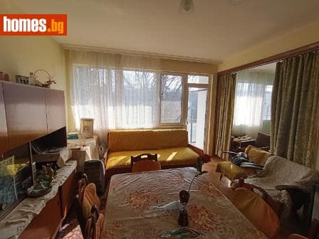 Тристаен, 80m²