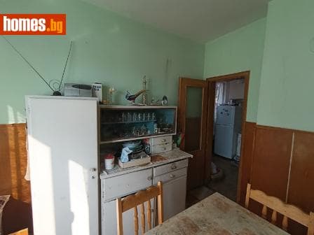 Тристаен, 80m²