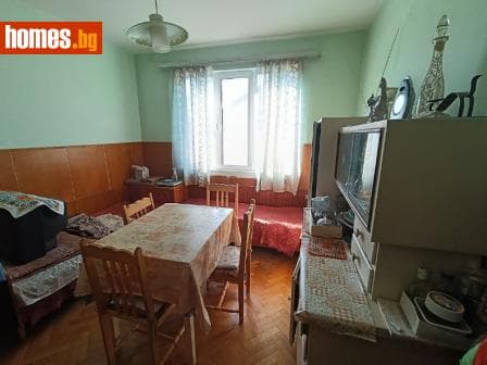 Тристаен, 80m²