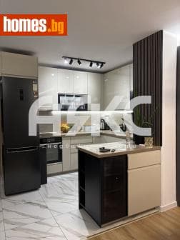 Тристаен, 125m²