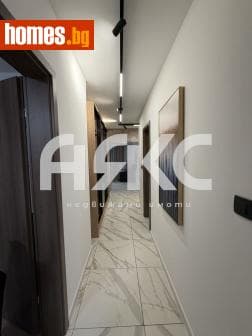 Тристаен, 125m²