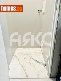 Тристаен, 87m²