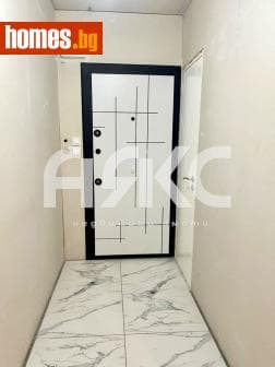 Тристаен, 87m²