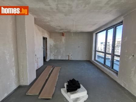 Тристаен, 163m²