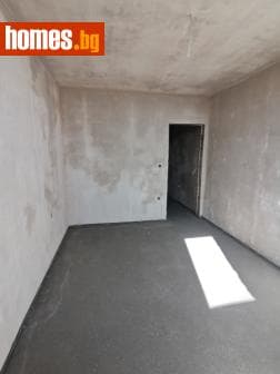 Тристаен, 163m²