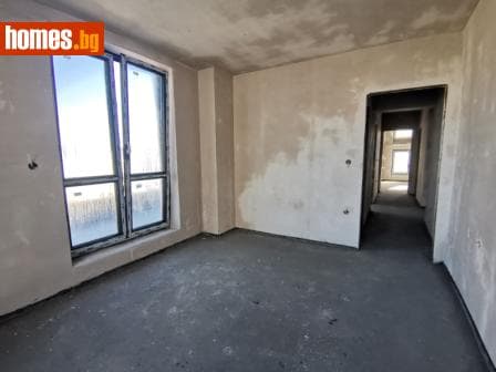 Тристаен, 163m²
