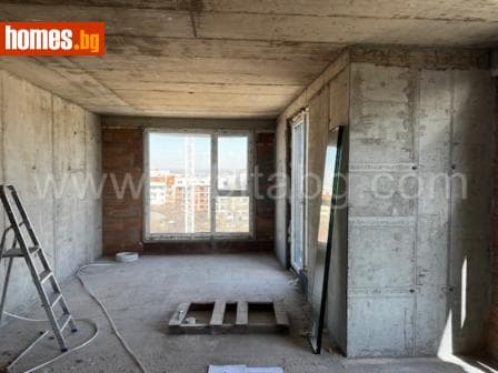 Тристаен, 105m²