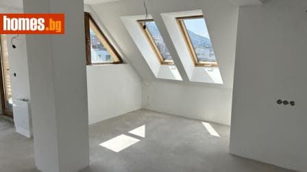 Тристаен, 140m²