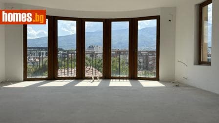 Тристаен, 140m²