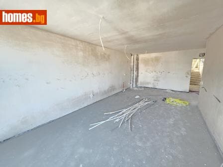 Тристаен, 95m²