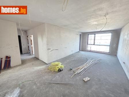 Тристаен, 95m²