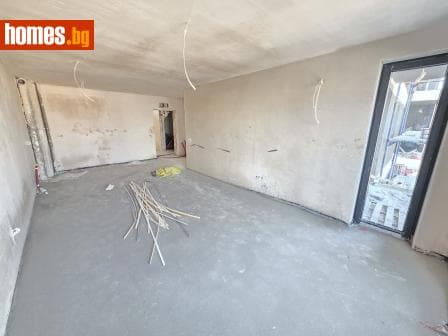Тристаен, 95m²