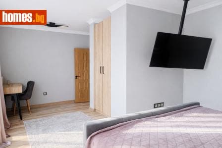 Тристаен, 133m²