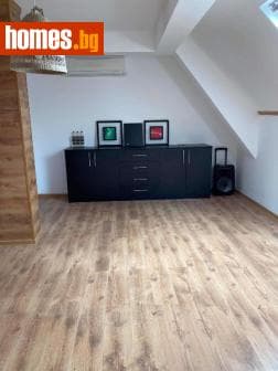 Тристаен, 160m²