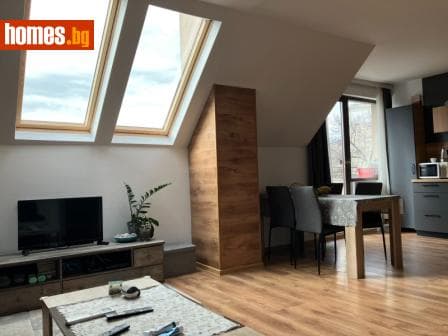 Тристаен, 160m²