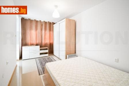 Тристаен, 100m²