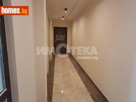 Тристаен, 98m²