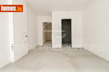 Тристаен, 131m²