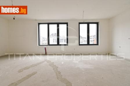 Тристаен, 131m²
