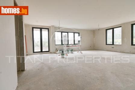 Тристаен, 143m²