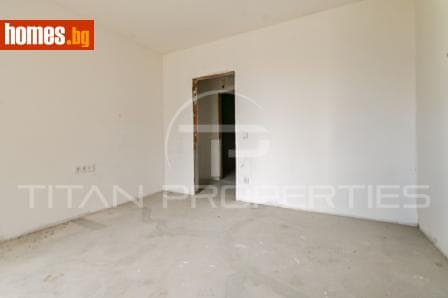 Тристаен, 143m²
