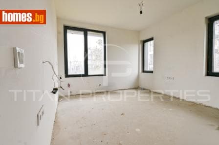 Тристаен, 143m²