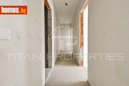 Тристаен, 143m²