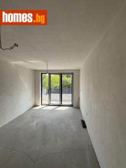 Тристаен, 97m²