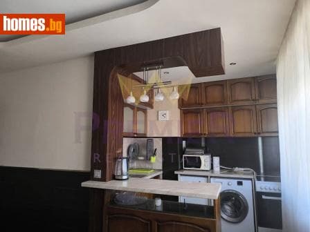Тристаен, 74m²