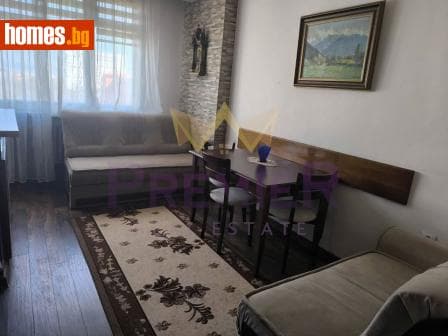 Тристаен, 74m²