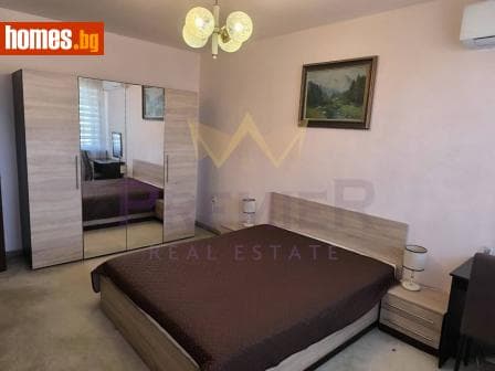 Тристаен, 74m²