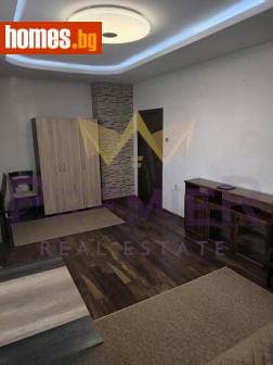 Тристаен, 74m²