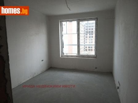 Тристаен, 98m²