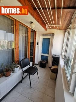 Тристаен, 84m²