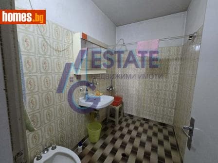 Тристаен, 95m²