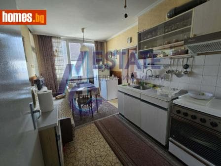 Тристаен, 95m²