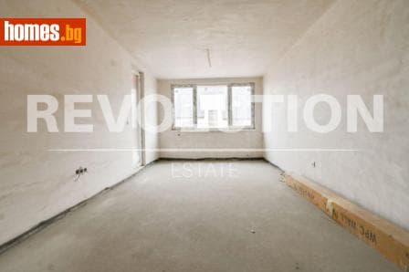 Тристаен, 99m²