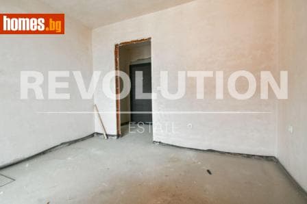 Тристаен, 99m²