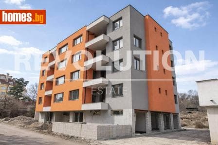 Тристаен, 99m²