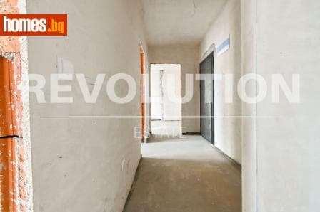 Тристаен, 99m²
