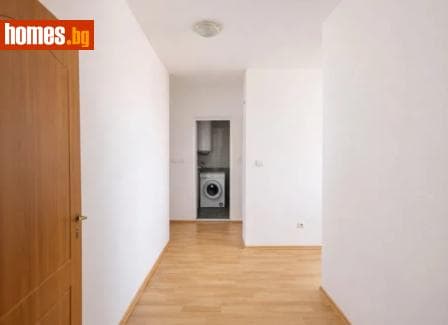 Тристаен, 94m²