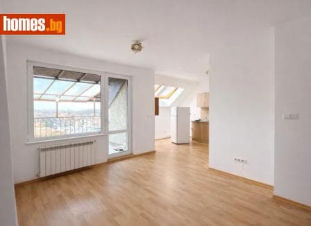 Тристаен, 94m²