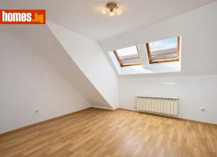 Тристаен, 94m²