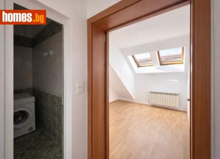 Тристаен, 94m²