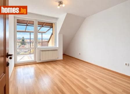 Тристаен, 94m²